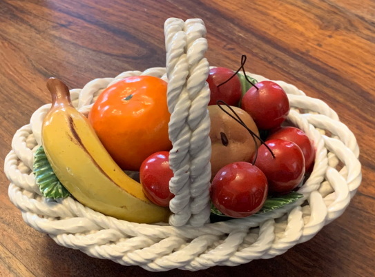 What Are The Features of A Vintage Handmade Fruit Basket Made in Italy 1300 What Are The Features of A Vintage Handmade Fruit Basket Made in Italy 1300