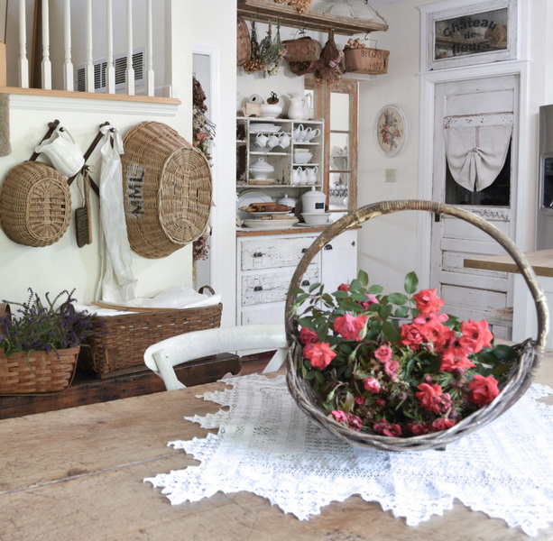 Dry Flowers on Wicker Baskets_2 Dry Flowers on Wicker Baskets_2