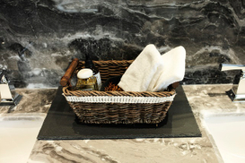 H98365 bathroom basket.jpg