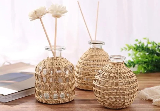 Woven Vase vs Glass Vase Which Is More Durable and Stylish