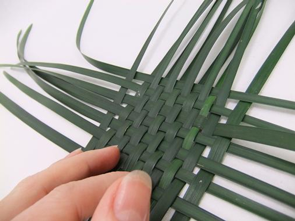 how to weave a basket out of grass_2