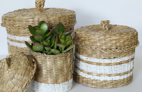 How To Paint Stripes on A Wicker Basket=