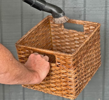 Clean Dusty Wicker Baskets_1