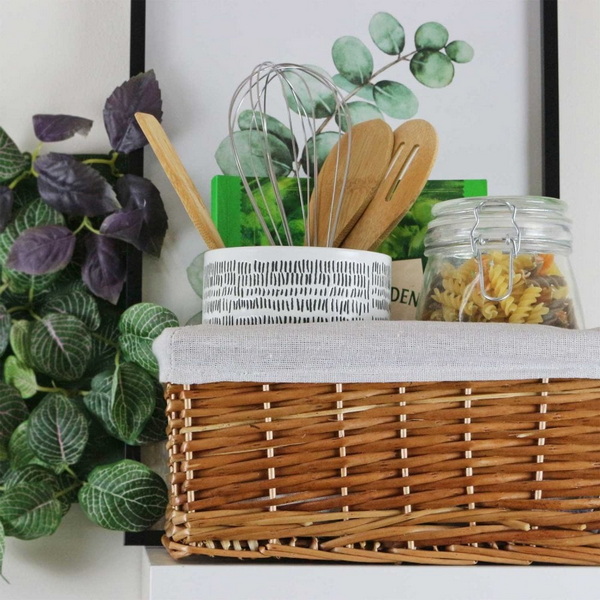 How To Decorate Wicker Baskets_2