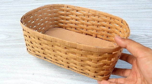 كيف تنسج سلة من الورق المقوى؟