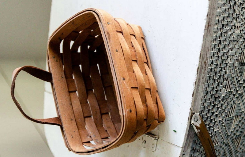 How Do You Get Smell Out of Wicker Basket?