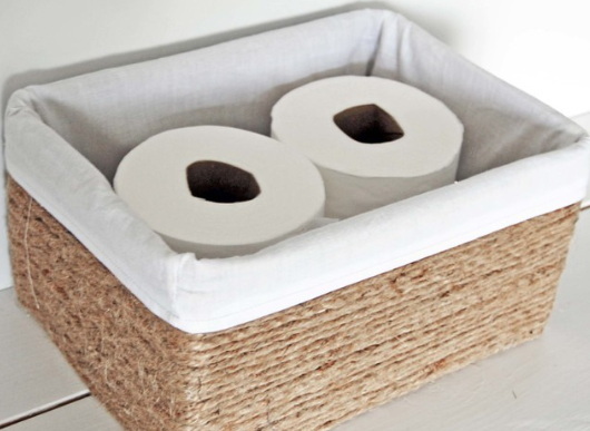 line a wicker shopping basket_2