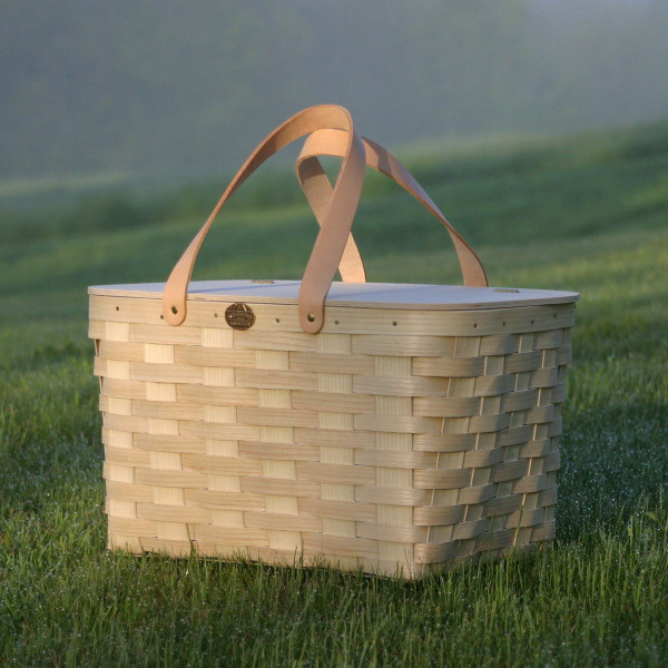 How Can You Personalize A Peterboro Handmade Picnic Basket for Special Occasions?
