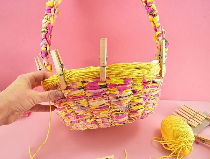 A Round Weave Easter Basket_1