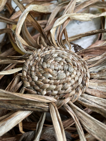 how to weave a basket from palm fronds