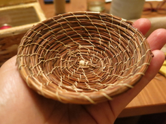 how to make handmade pine needle basket_1.jpg