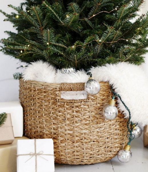 How To Decorate A Wicker Basket for Christmas? - HNL