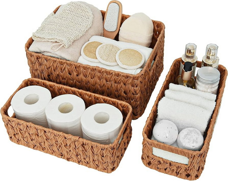 Wash Wicker Baskets with Soap And Water_1