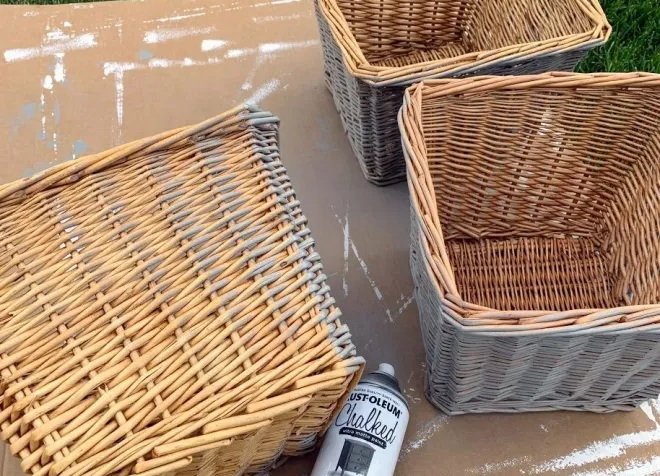 Chalk Paint Wicker Baskets_2