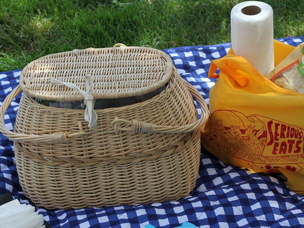 How Do You Pack A Handmade Wicker Picnic Basket for A Perfect Day Out