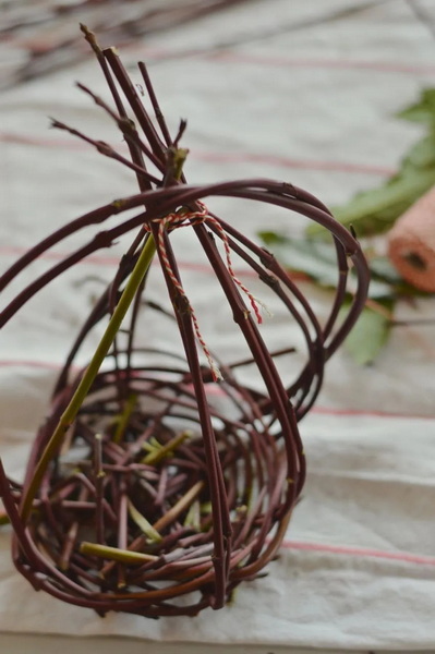 Weave A Basket Out of Twigs_2