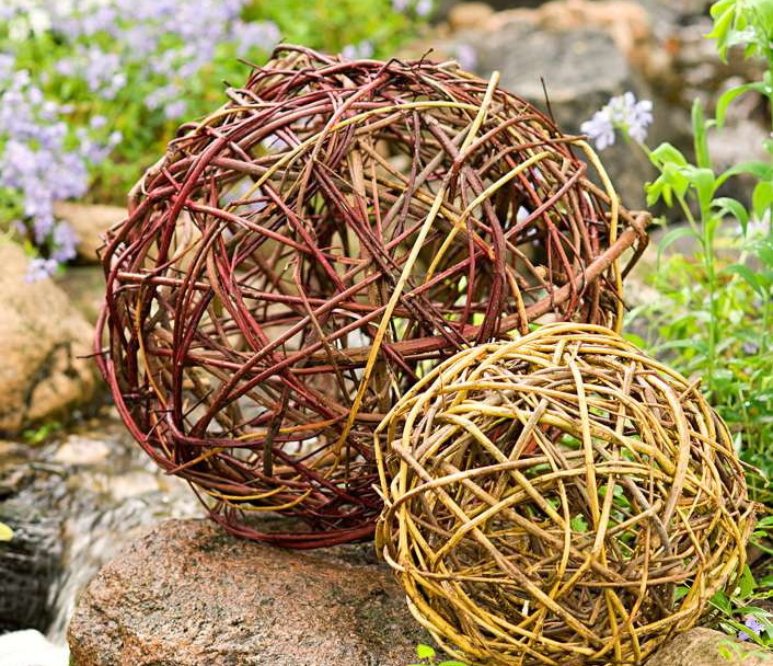 Round Basket From Red Twig Dogwood_1