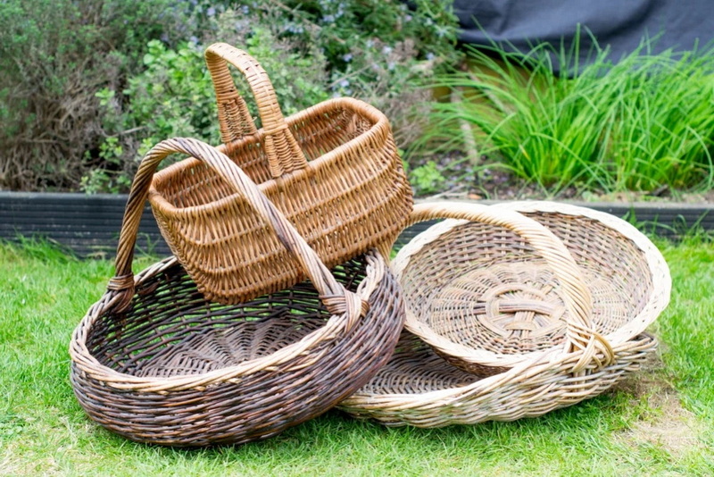 How To Put Material on The outside Little Wicker Basket?