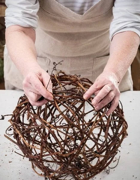 Weave A Basket with Vines_3