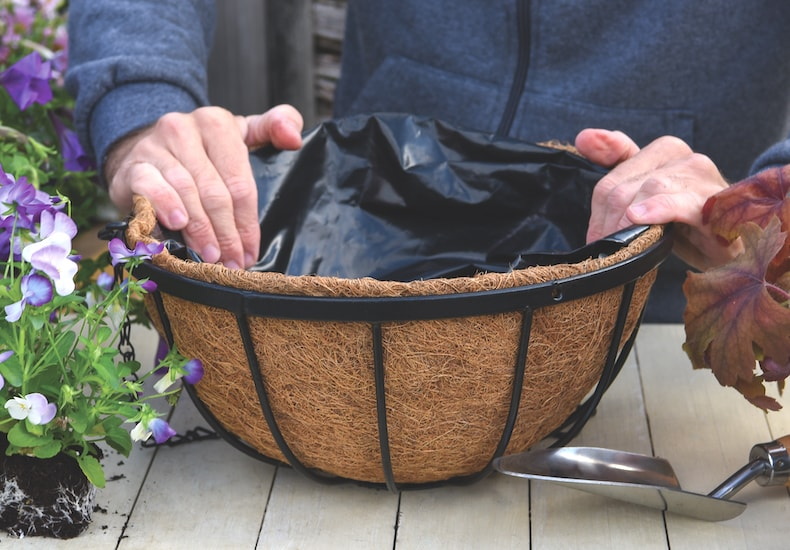 How To Make A Fabric Liner for A Wicker Basket?