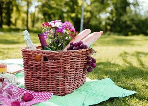 Yellow Wicker Picnic Basket_2_1