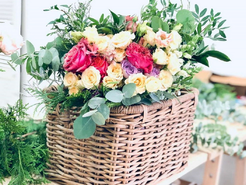 Plant Flowers in A Wicker Basket_2
