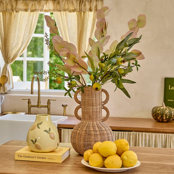 Woven Vase Vs Ceramic Vase: Which Suits Your Home Decor Best?