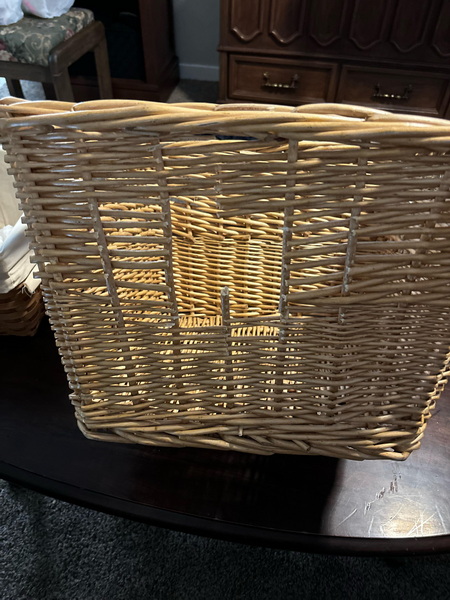 Cut A Hole in A Wicker Basket_3