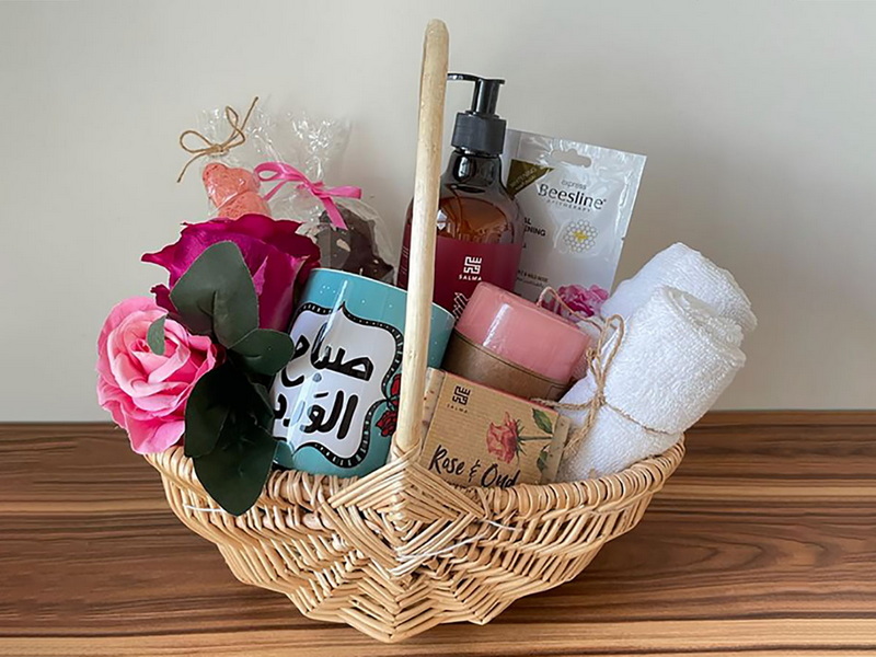 What Are Some Inexpensive Handmade Basket Gift Ideas