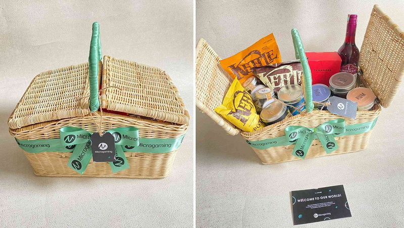 How Do Handmade Wooden Boxes Gift Baskets Compare To Traditional Hampers?