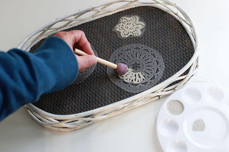 How To Paint A Bamboo Tray?