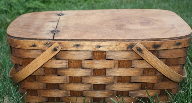 Old Wicker Picnic Basket_1