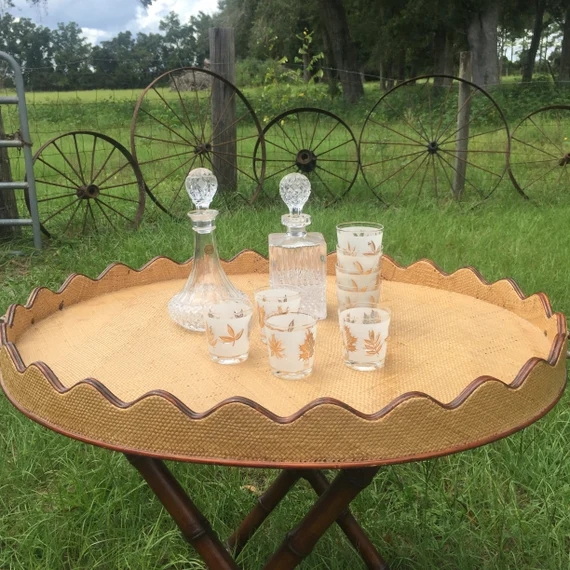 Round bamboo tray table_1