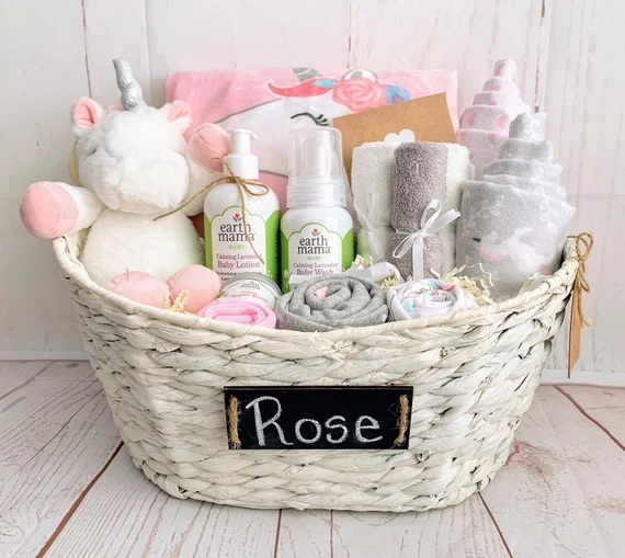 How To Decorate A Wicker Basket for A Baby Shower_3