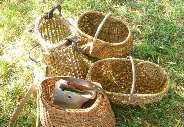 what are wicker baskets made of_1