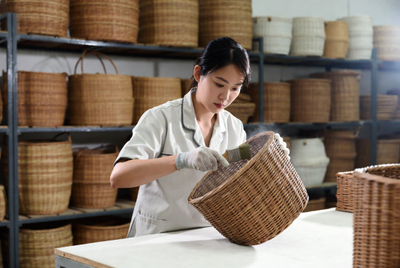 Factory Expert Cleaning Wicker Basket .jpg